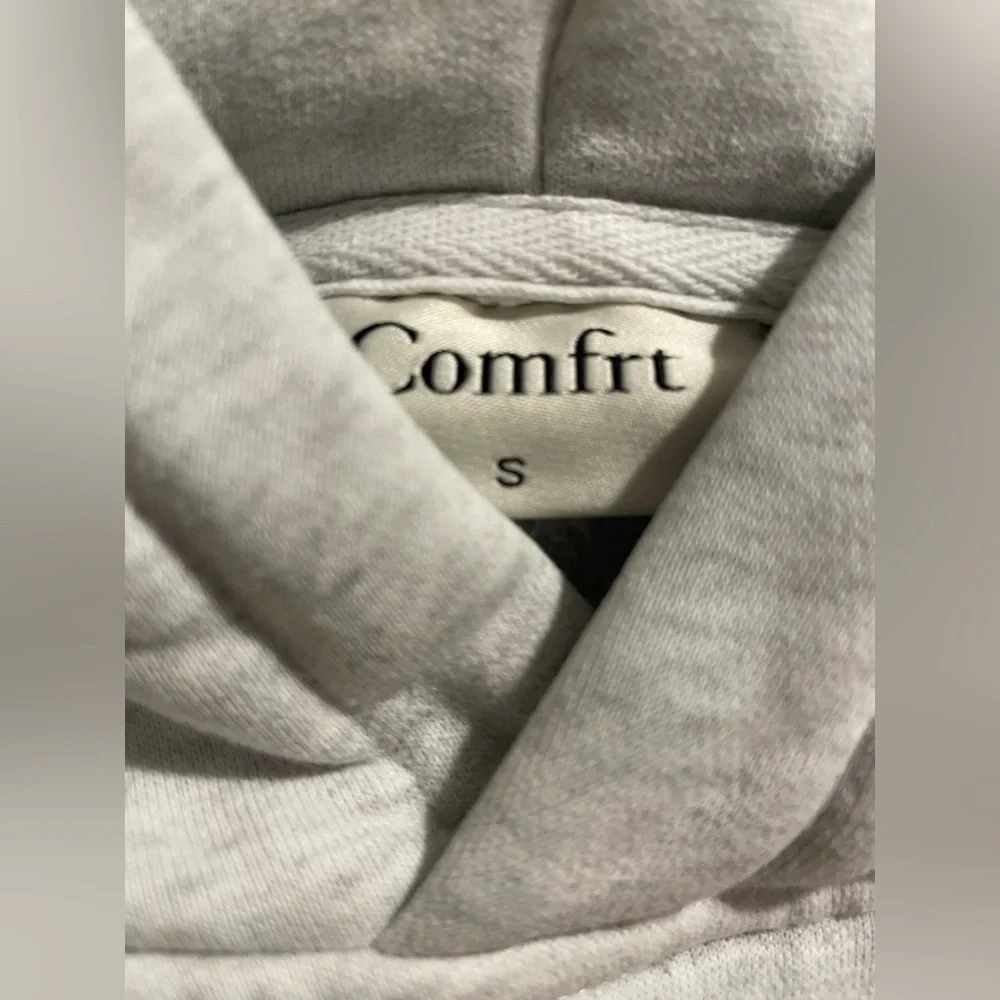 Comfrt Signature Hoodie in Light Heather Gray - Picture 4 of 9